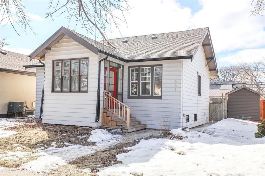 Property Photo:  201 Beaverbrook Street  MB R3N 1M7 