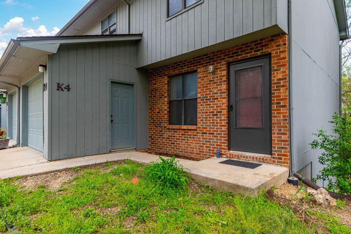 Property Photo:  2801 W Broadway-Unit K-  MO 65203 