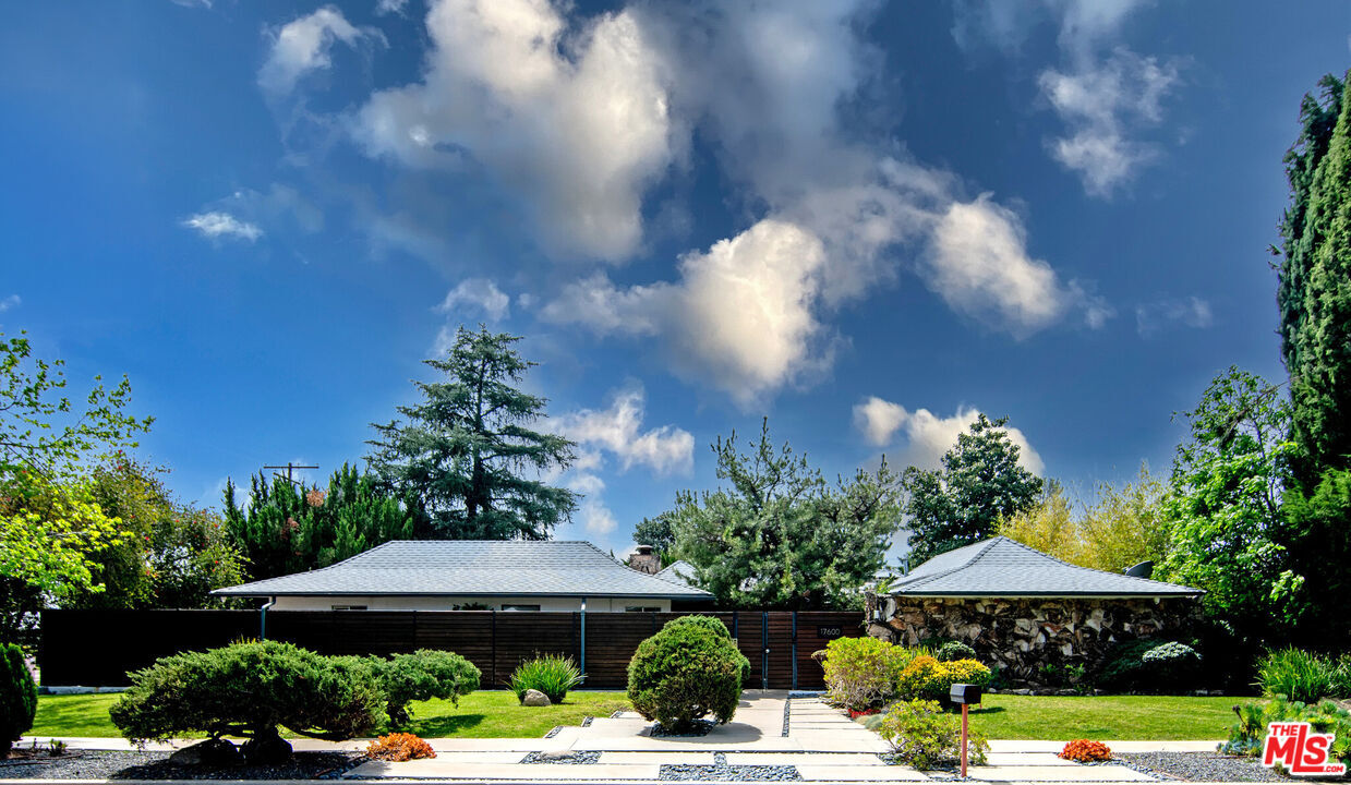 Property Photo: 17600 Lemarsh St CA 91325