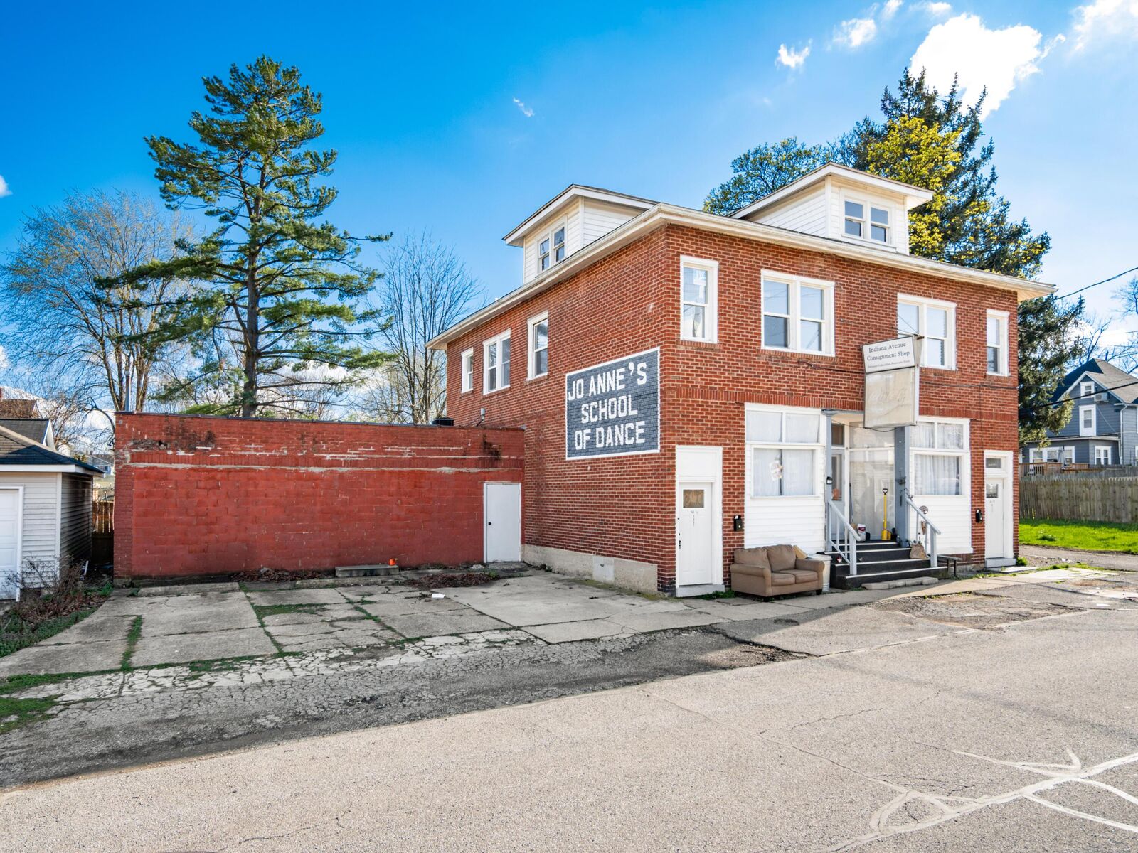 Property Photo:  645 Indiana Avenue  OH 43302 