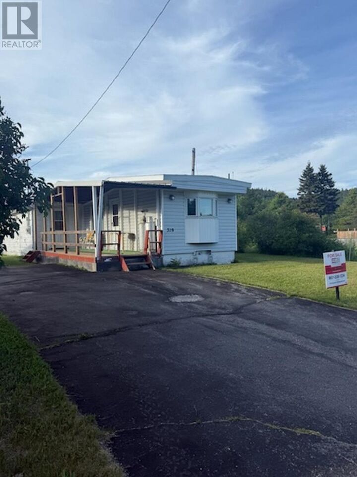 319 Walker St — photo 1