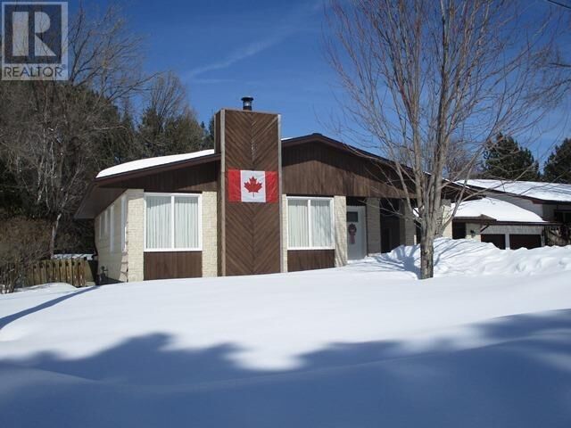 Property Photo:  23 Ross St  ON P8N 1T9 