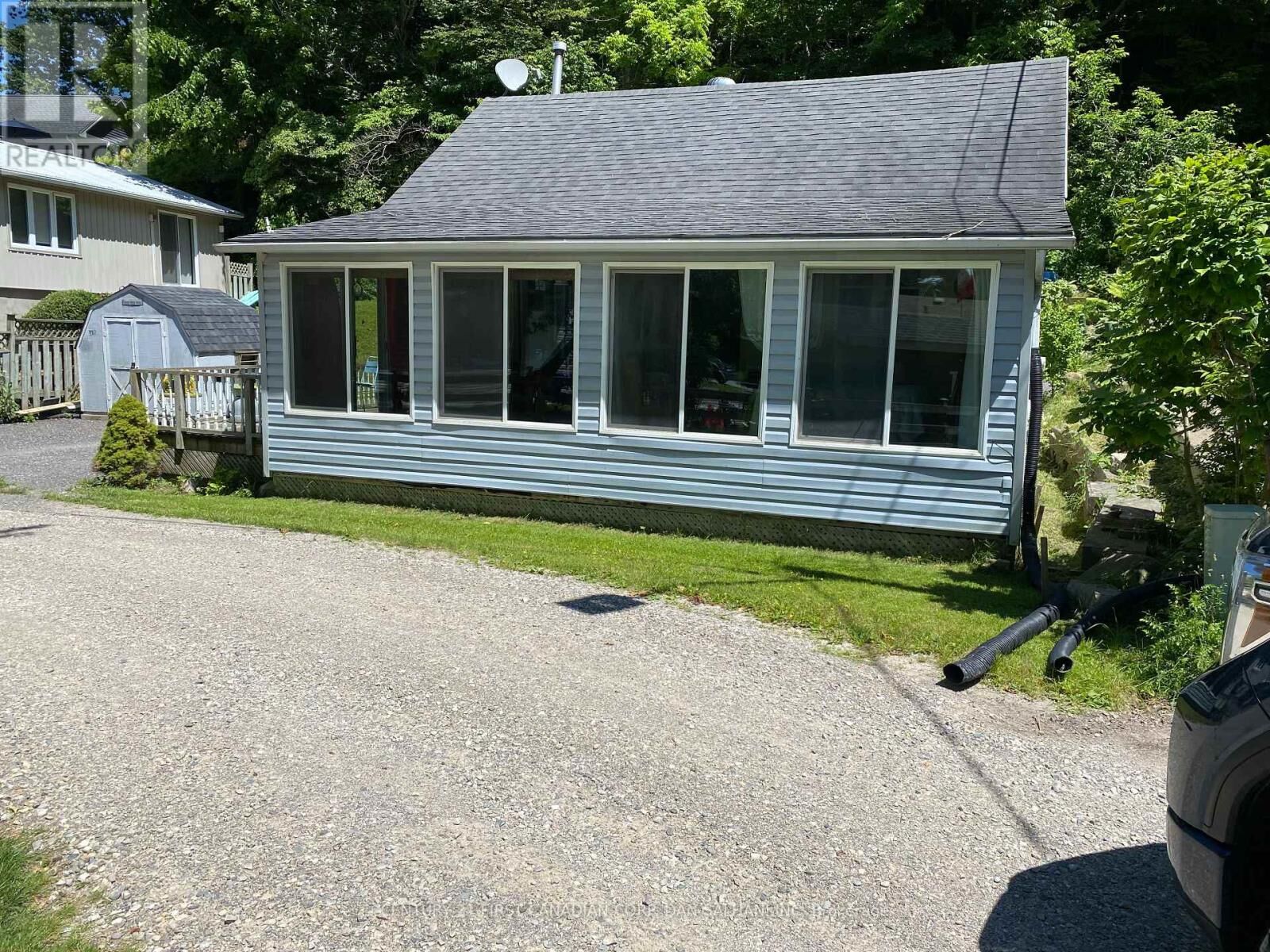 Photo de la propriété:  482 Lower Spring Street  ON N5L 1G6 