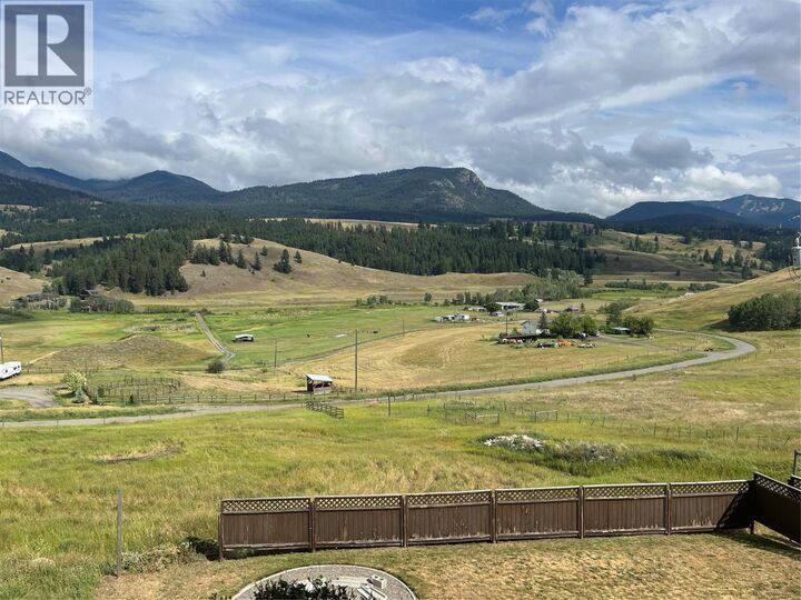 Photo de la propriété:  4425 Strawberry Heights Road  BC V2H 6C2 
