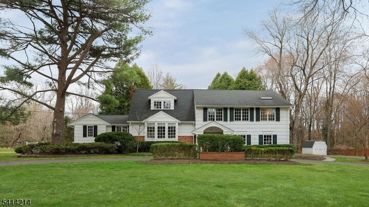 Property Photo:  11 Fenimore Dr  NJ 07076 