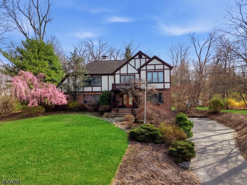 Property Photo:  15 Turner Ln  NJ 07082 