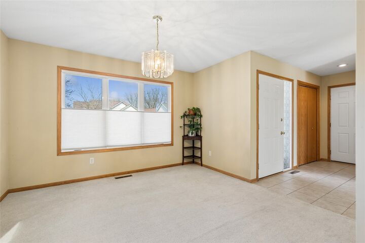 Property Photo:  3409 Brook View Drive  IA 50317 