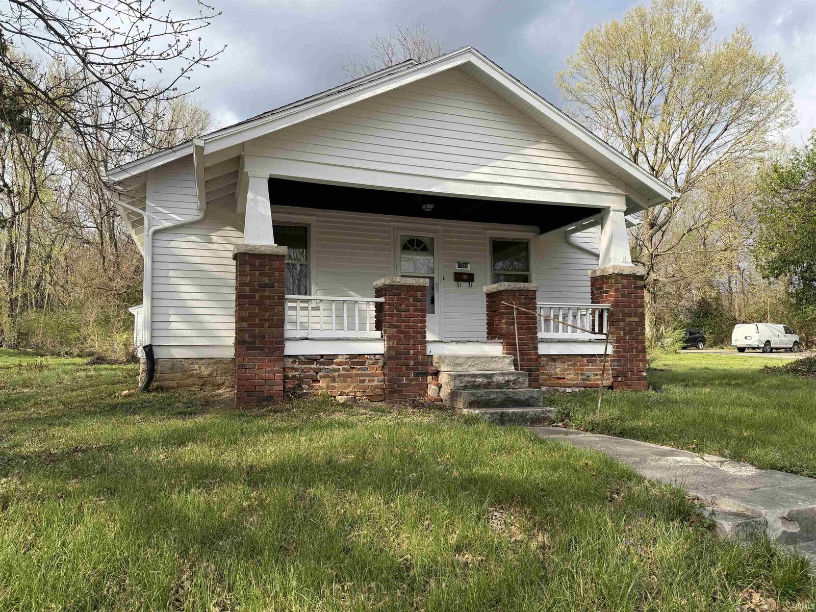 Property Photo:  1026 W 7th Street  IN 47404-3650 