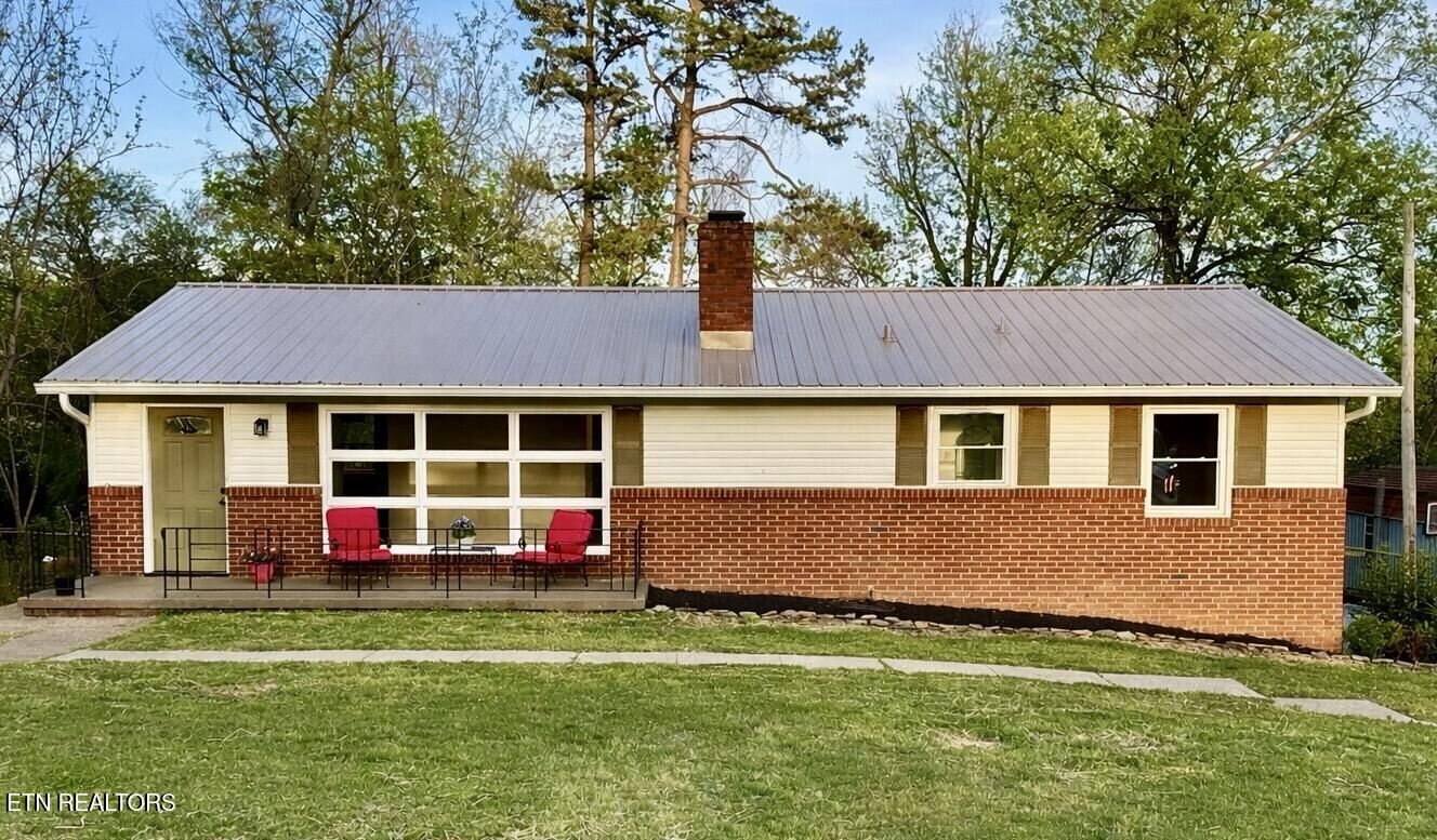 Property Photo: 3114 Hazelwood Rd TN 37921