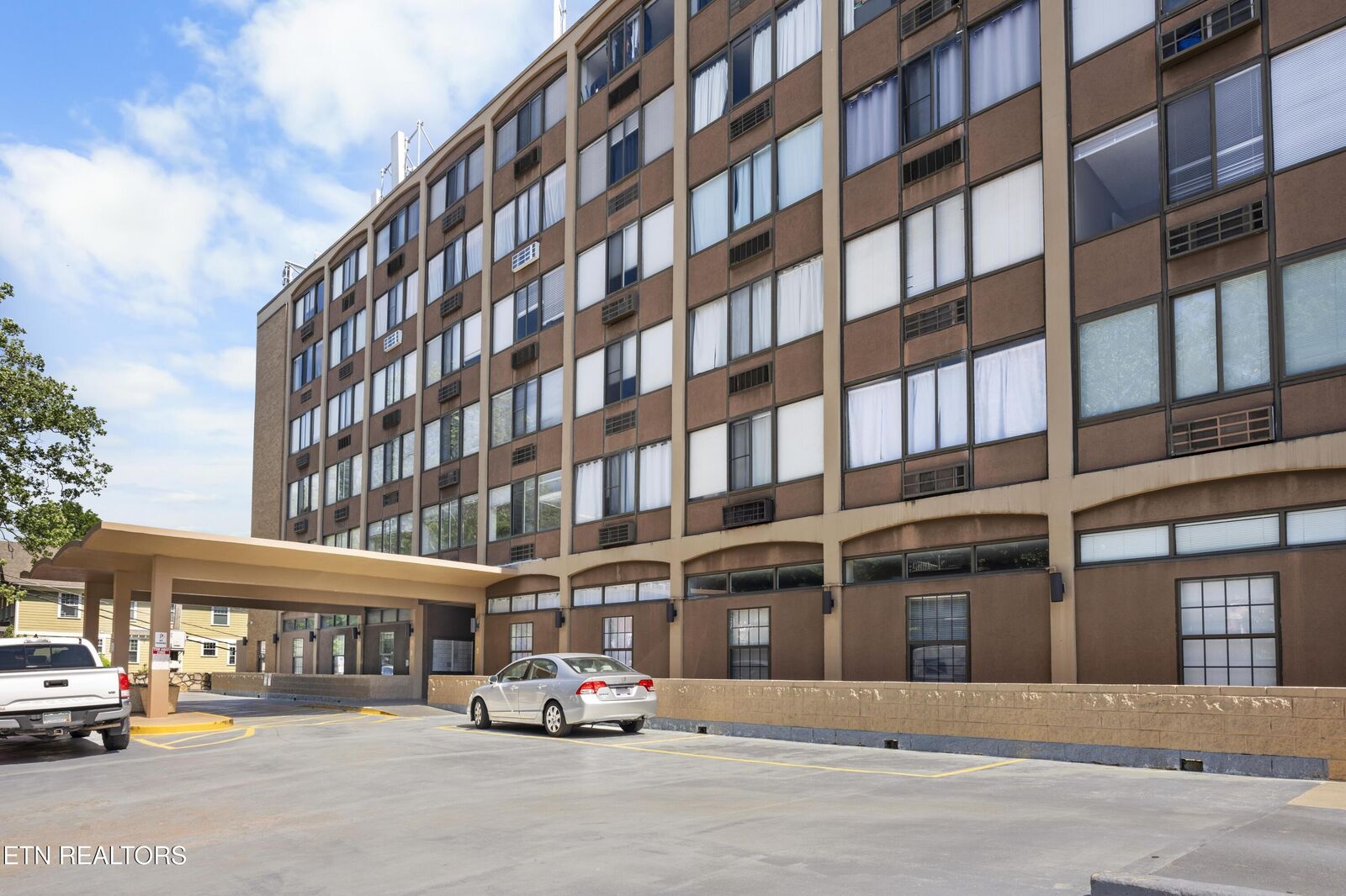 Property Photo: 1700 Clinch Ave 311 TN 37916