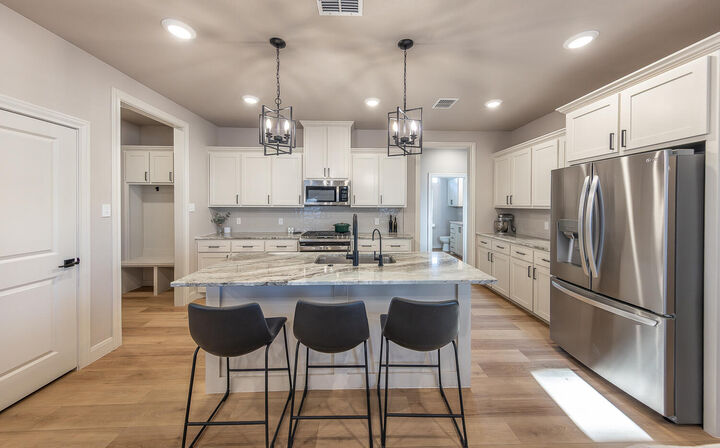 Property Photo:  6913 15th Street  TX 79416 