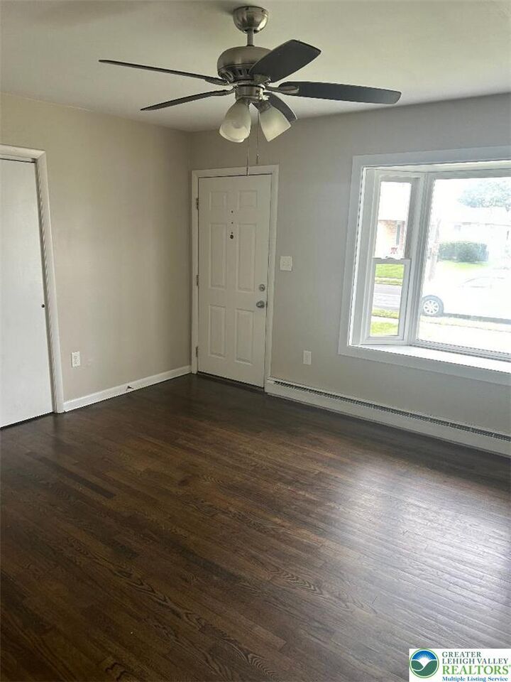 Property Photo:  858 N Van Buren Street  PA 18109 