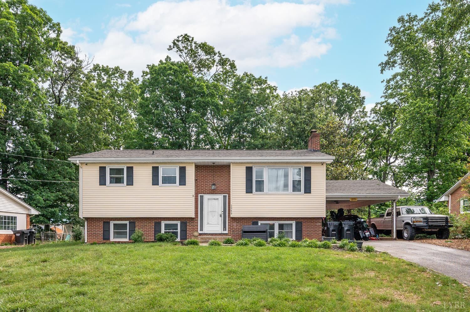 Property Photo: 5949 Village Lane VA 24019