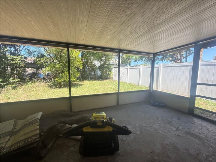 Property Photo:  2913 W Kathleen Street  FL 33607 