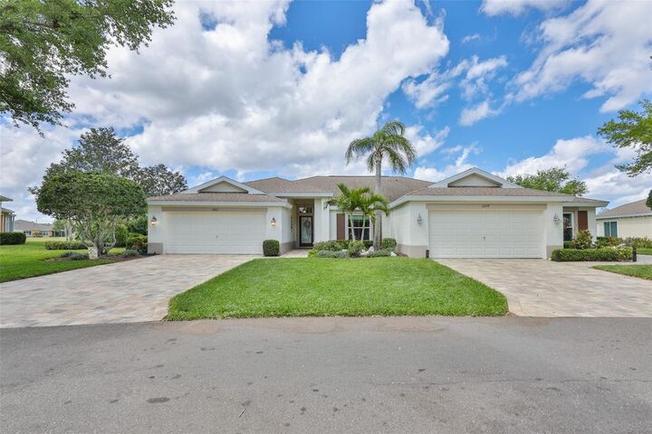 Property Photo: 2261 Brookfield Greens Circle FL 33573
