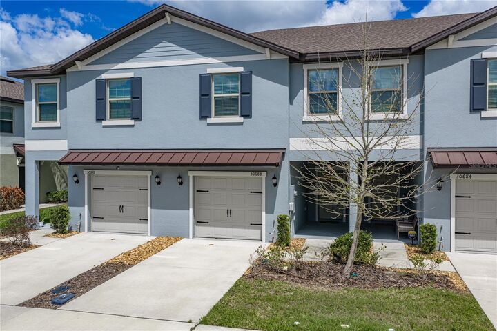 Property Photo: 30688 Veridian Way FL 33543