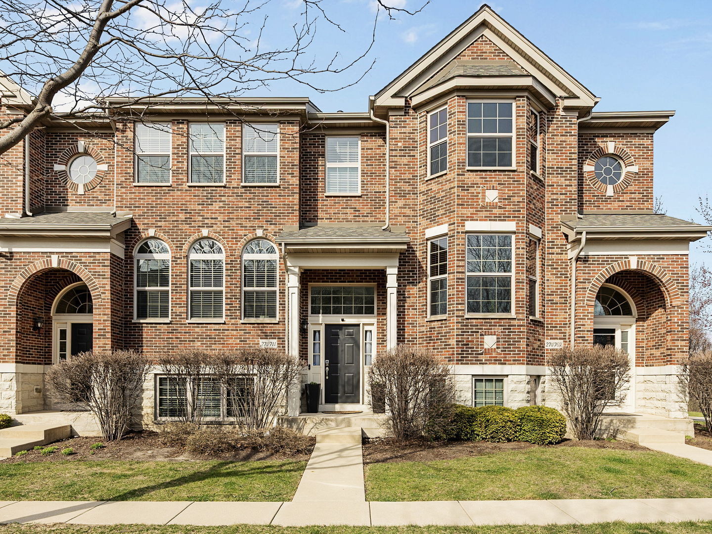 Property Photo: 27W711 N Meadowview Drive IL 60190