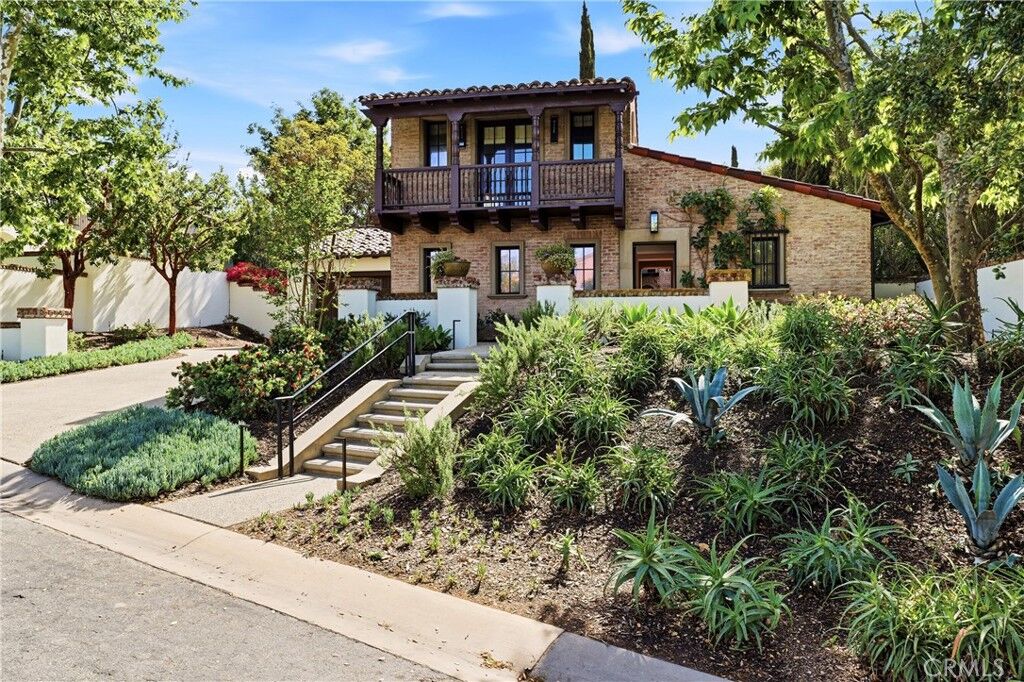 Property Photo:  6 Prairie Grass  CA 92603 