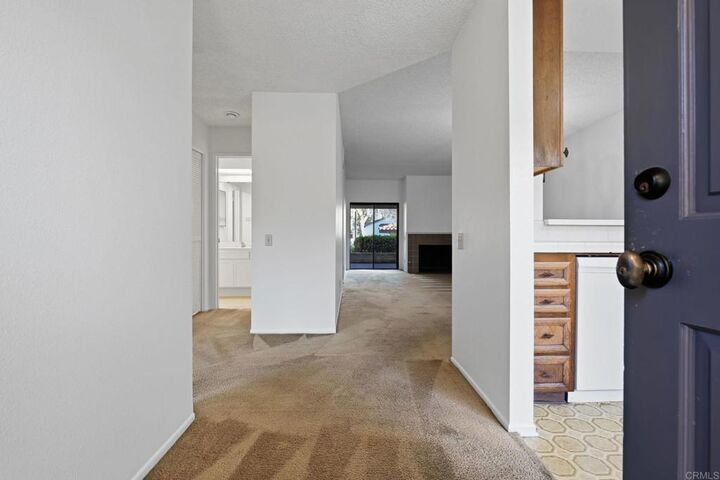 Property Photo:  926 Lupine Hills 17  CA 92081 