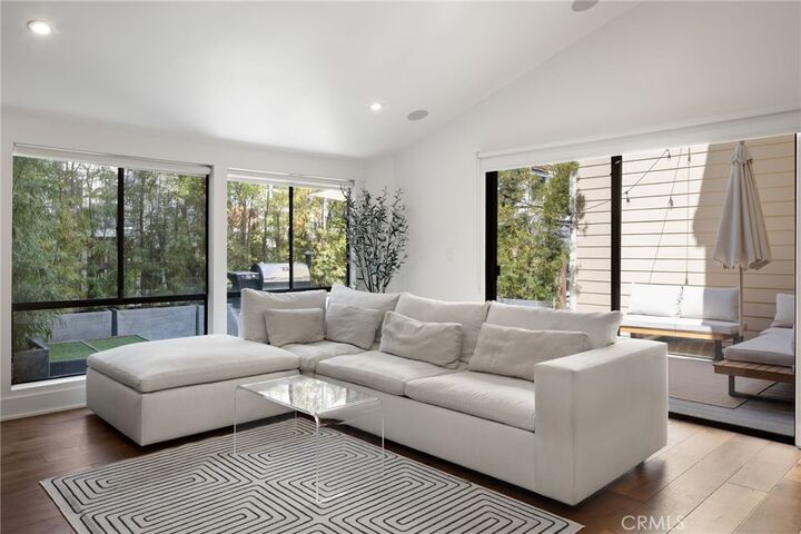 Property Photo:  1176 S Westlake F  CA 91361 