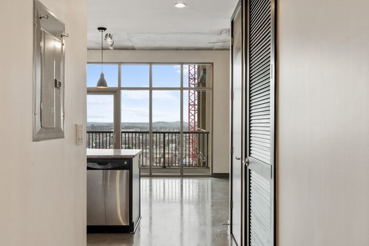 Property Photo:  1510 Demonbreun St 1105  TN 37203 
