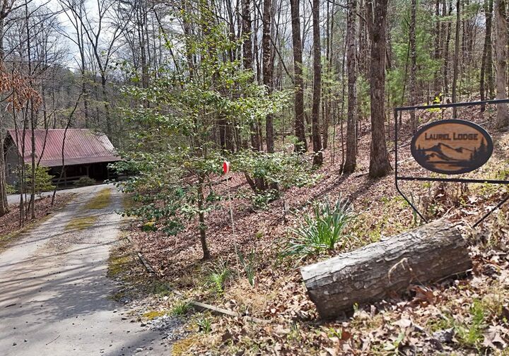 Property Photo:  545 Laurel Circle  GA 30513 