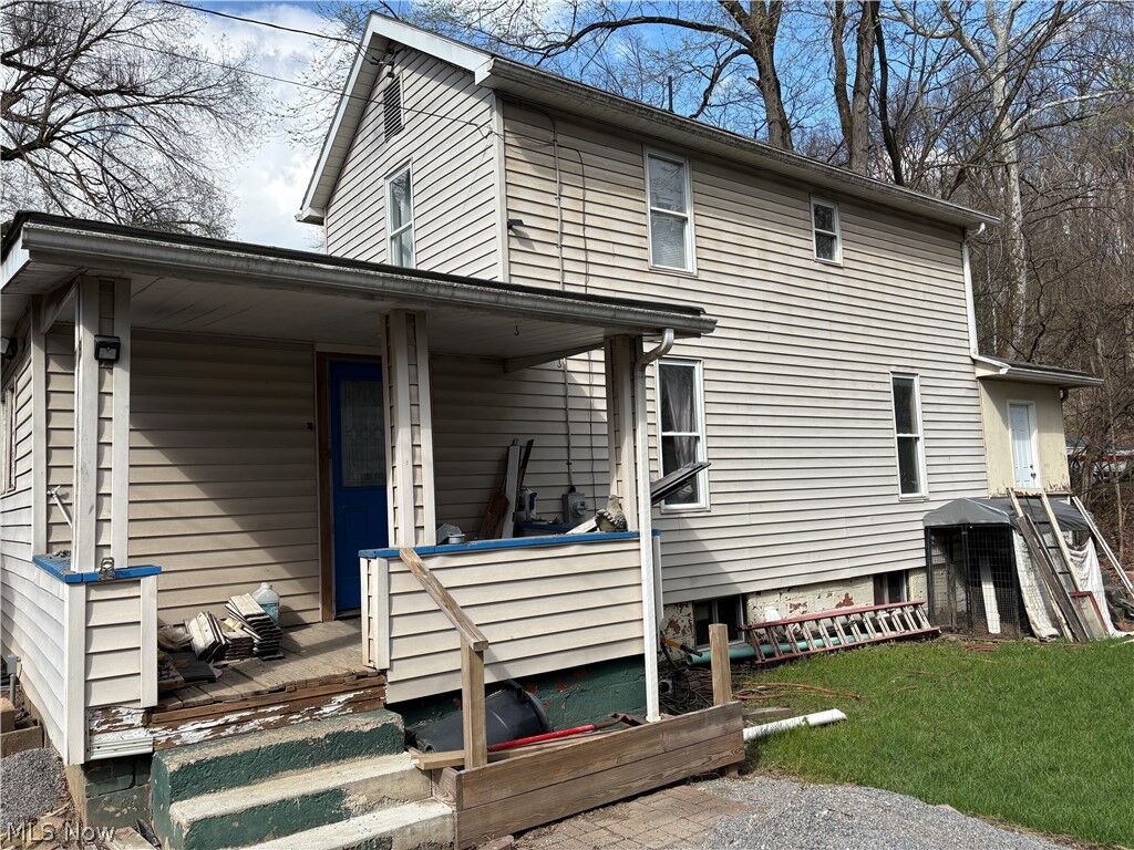 Property Photo:  729 Valley Avenue  OH 43920 