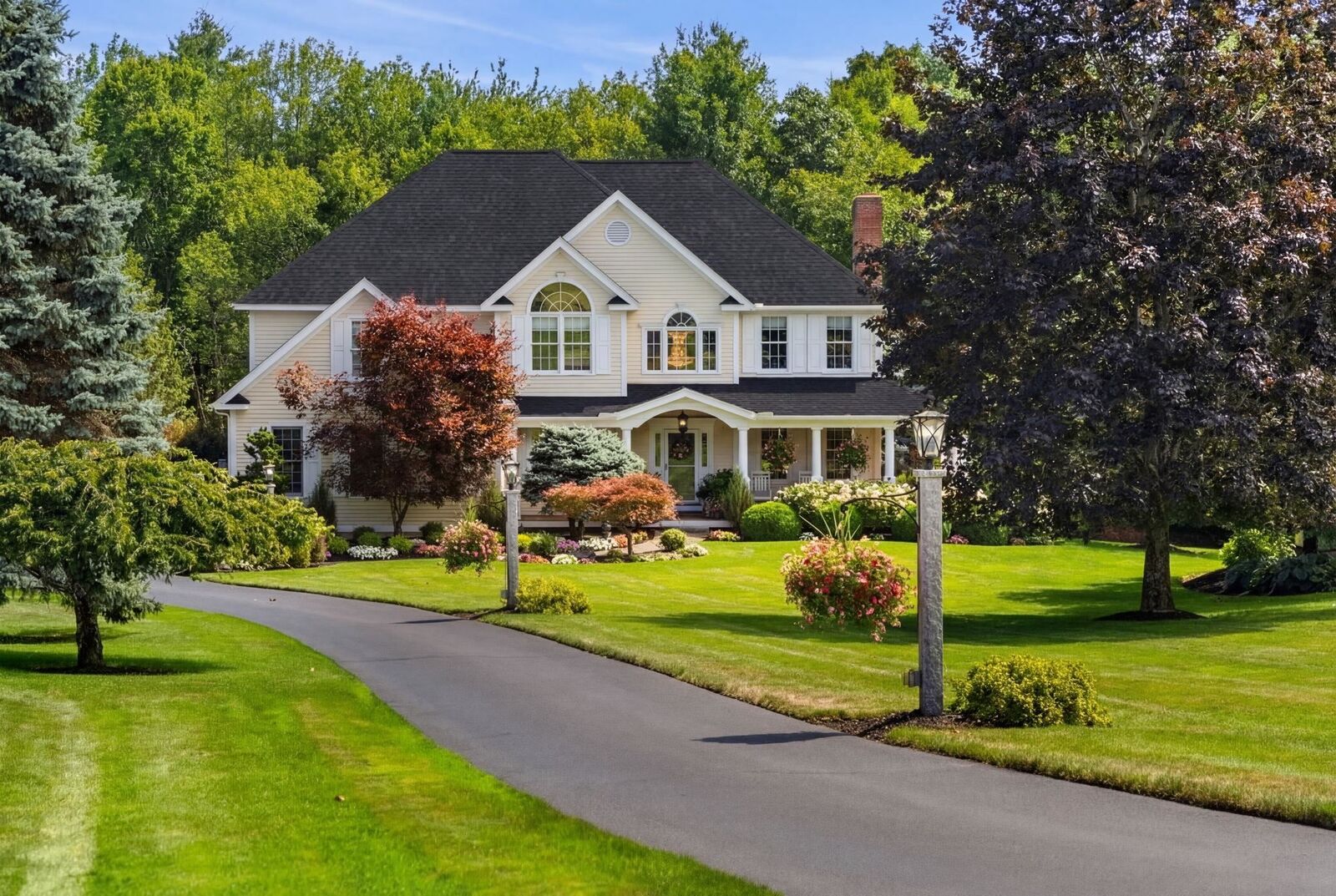 Property Photo:  27 McAfee Farm Road  NH 03110 