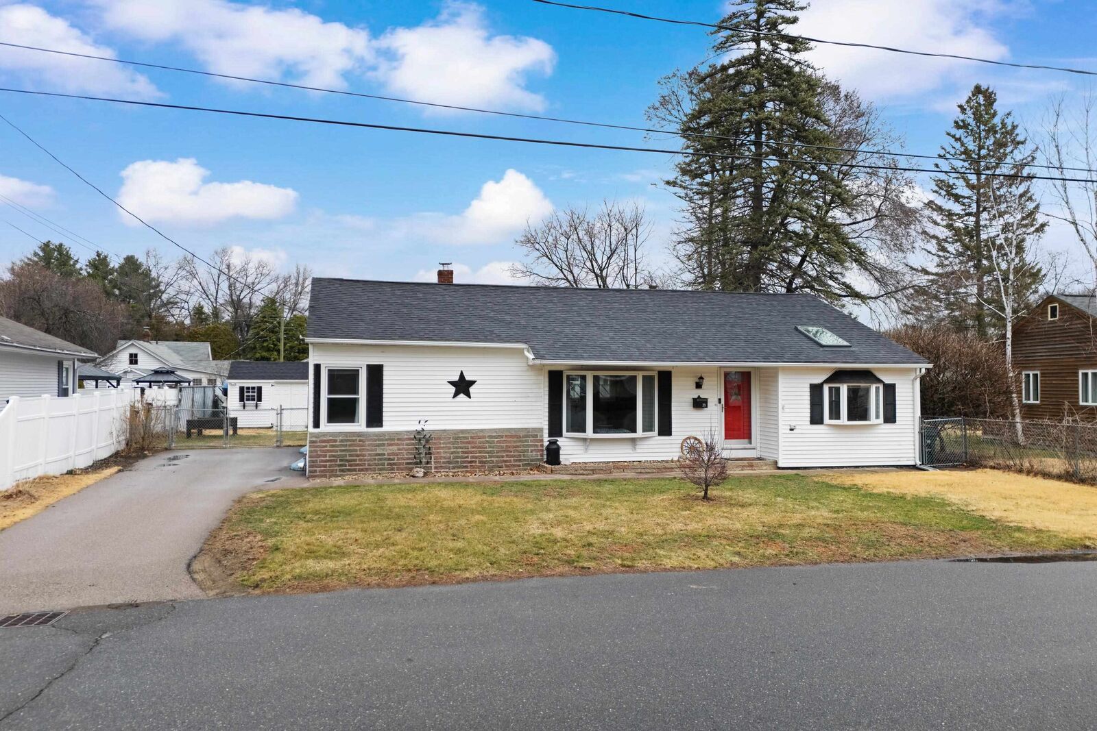 Property Photo:  39 Ann Avenue  NH 03102 