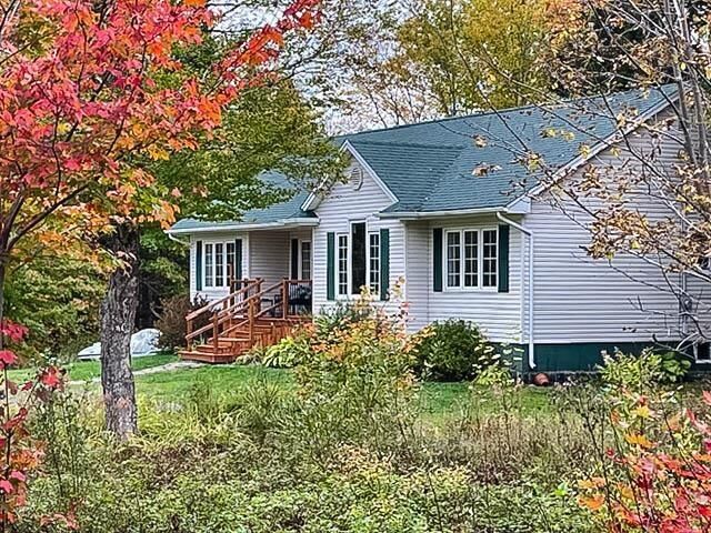 688 East Uniacke Road — photo 1