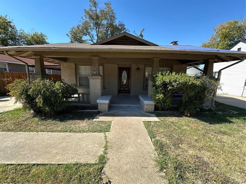 Property Photo:  3016 James Avenue  TX 76110 