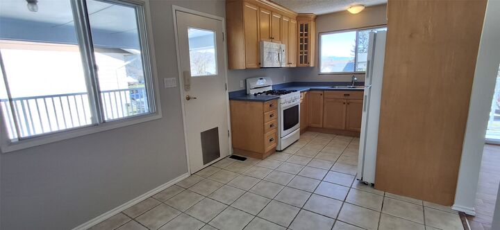 Property Photo: 338 Beach Drive BC V0E 1M0