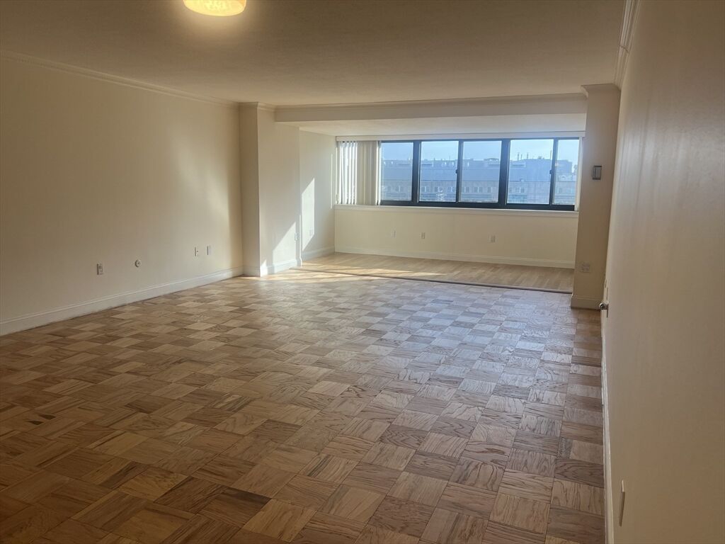 Property Photo: 9 Hawthorne Place 14N MA 02114