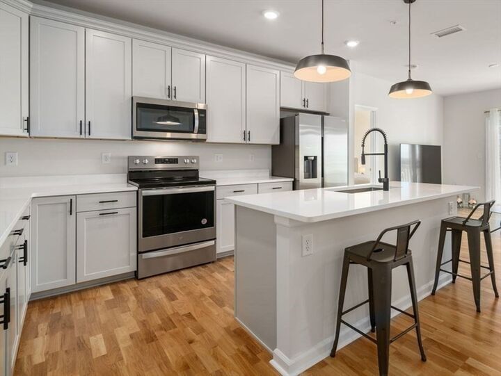 Property Photo:  4 Stratton Dr 308  MA 01801 