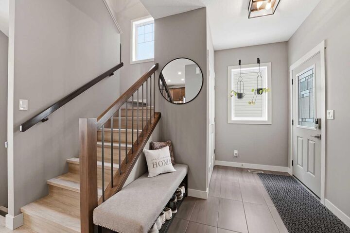 Property Photo:  140 Lindman Avenue  AB T4R 0R3 