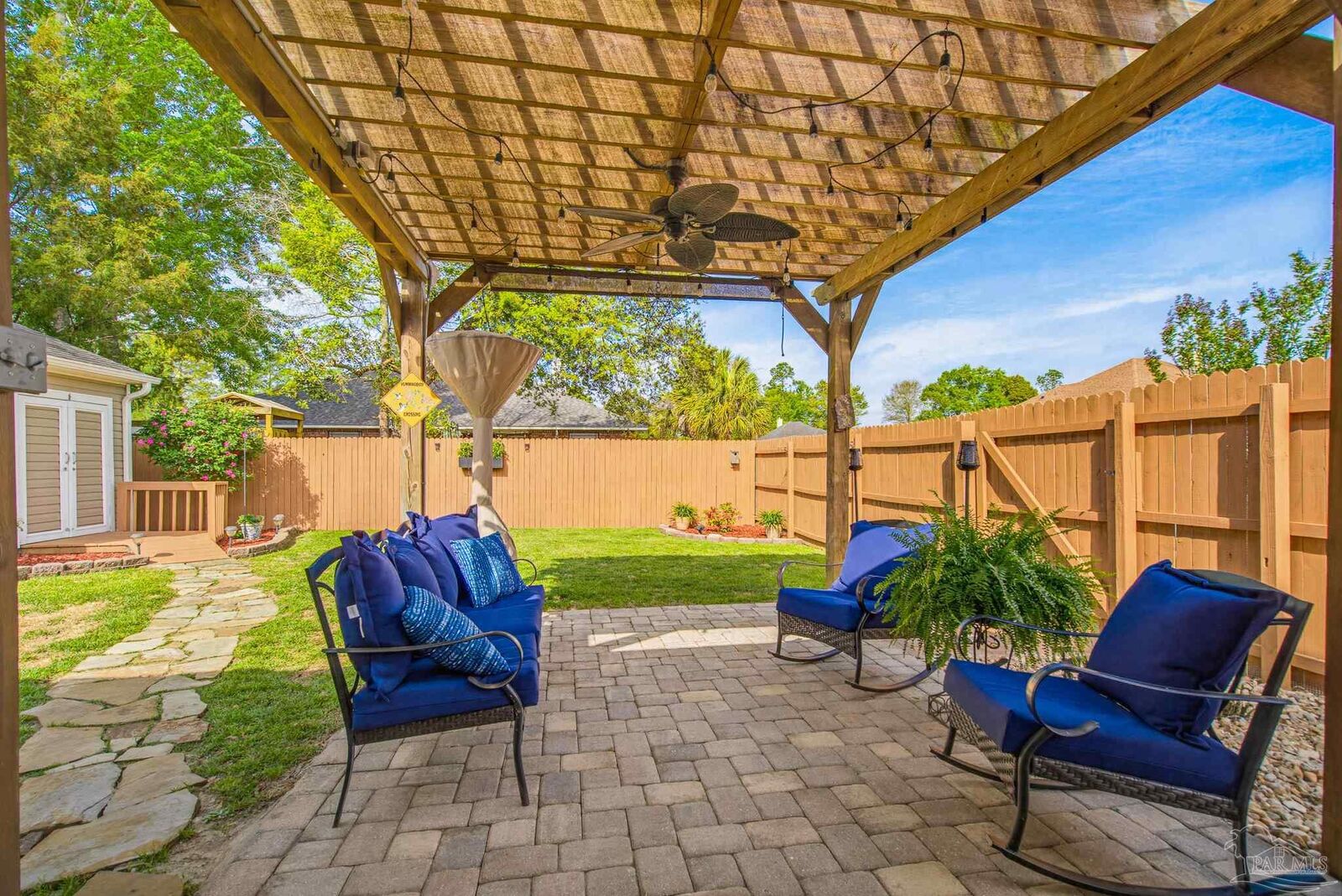 Property Photo: 6065 Dunridge Dr FL 32571