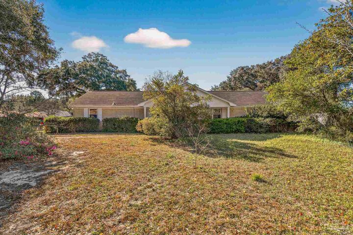 Property Photo: 2933 Breckenridge Dr FL 32526