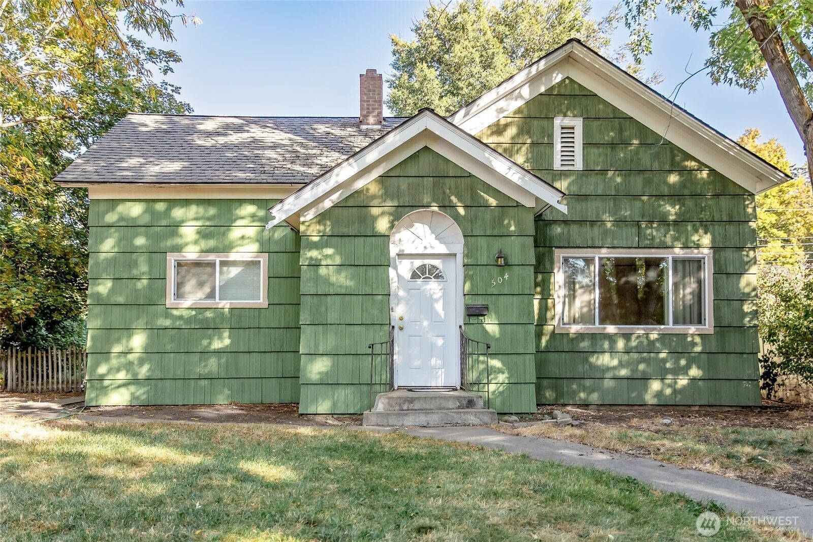 Property Photo:  504 504.5 N Sampson Street 1 & 2  WA 98926 