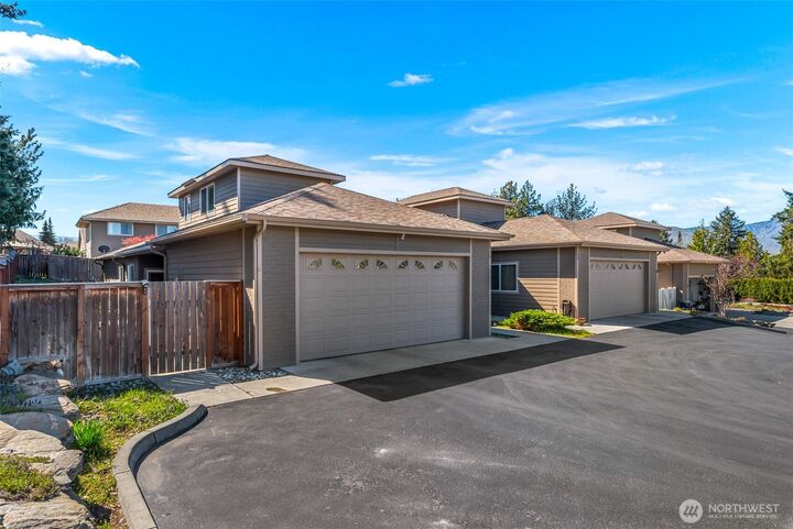 Property Photo:  112  19th Street NE  WA 98802 