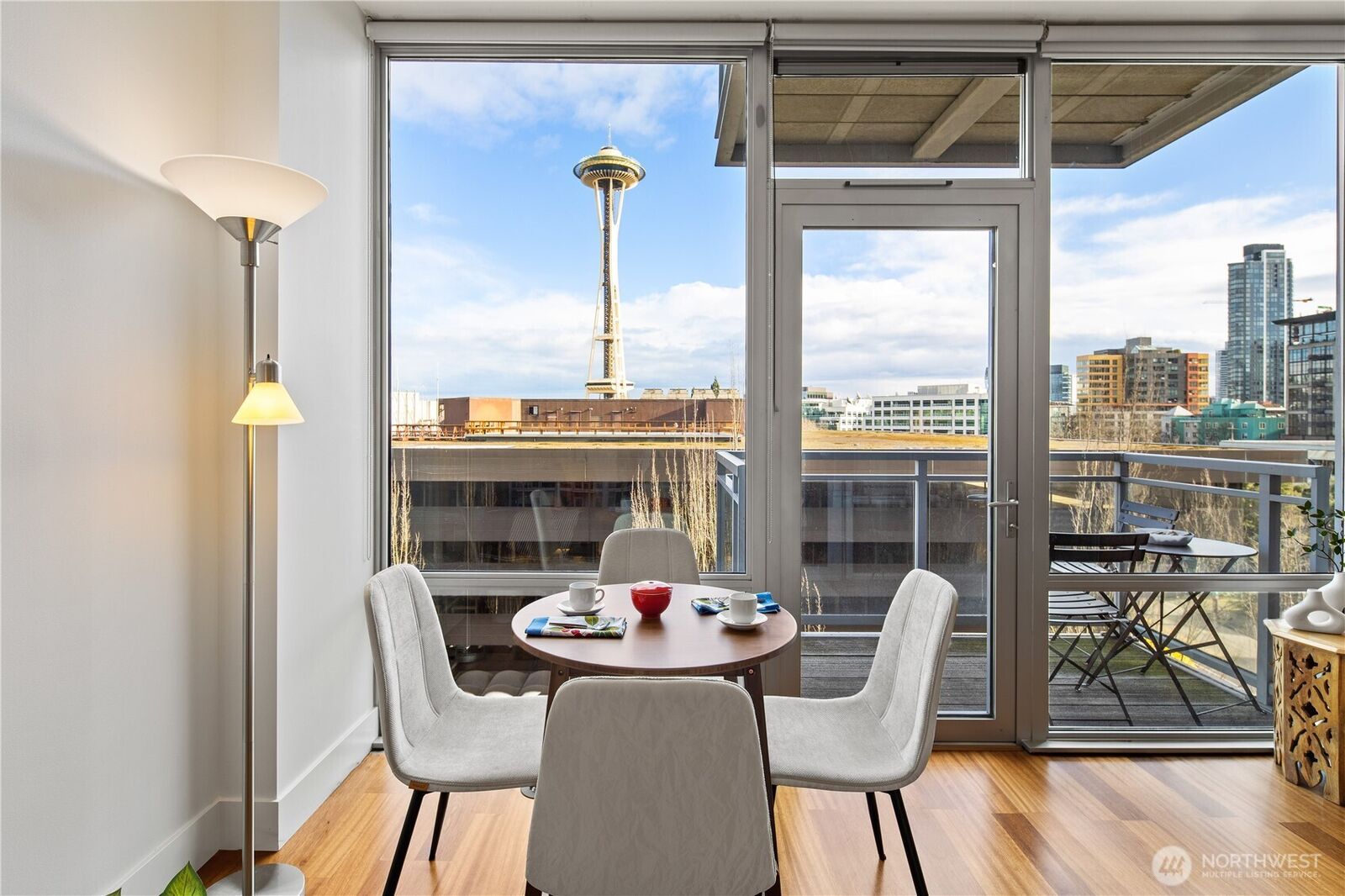 Property Photo:  2911  2nd Avenue 810  WA 98121 