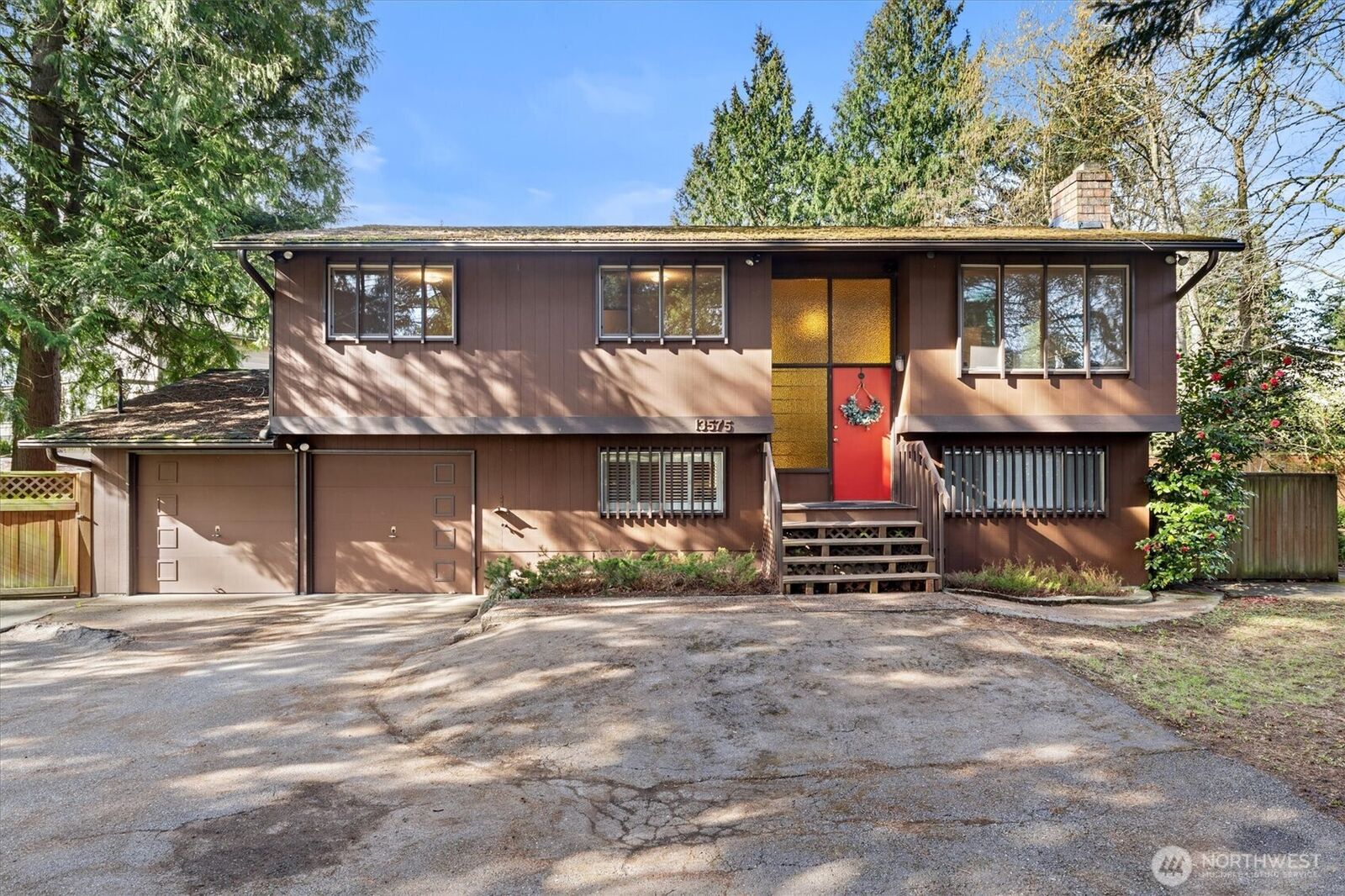 Property Photo: 13575 Roosevelt Way N WA 98133