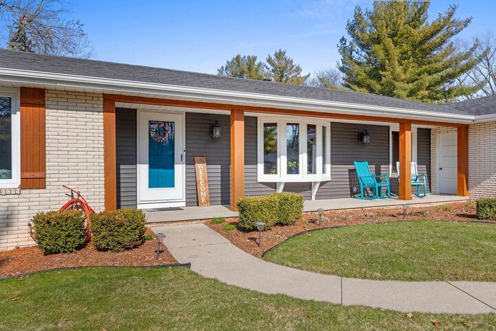 Property Photo:  2031 Parkwood Court  WI 54304-1955 