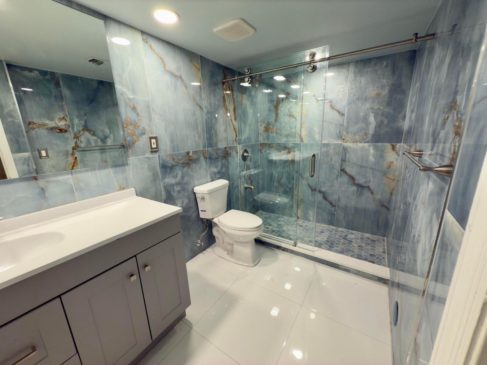 Property Photo:  5962 Morningstar Circle 102  FL 33484 