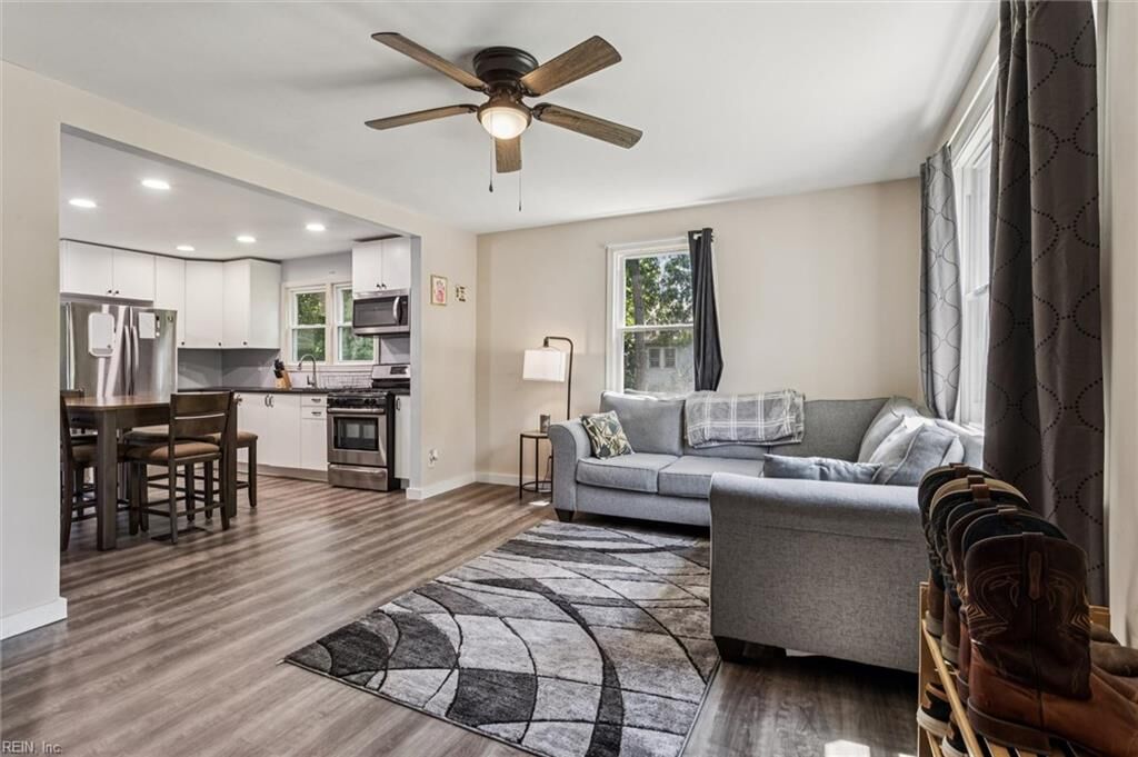Property Photo: 222 Charles Ave VA 23702