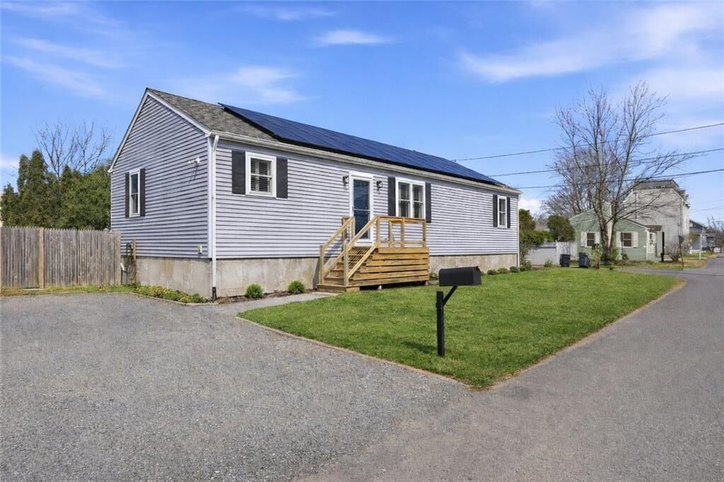 Property Photo:  77 Walnut Street  RI 02871 