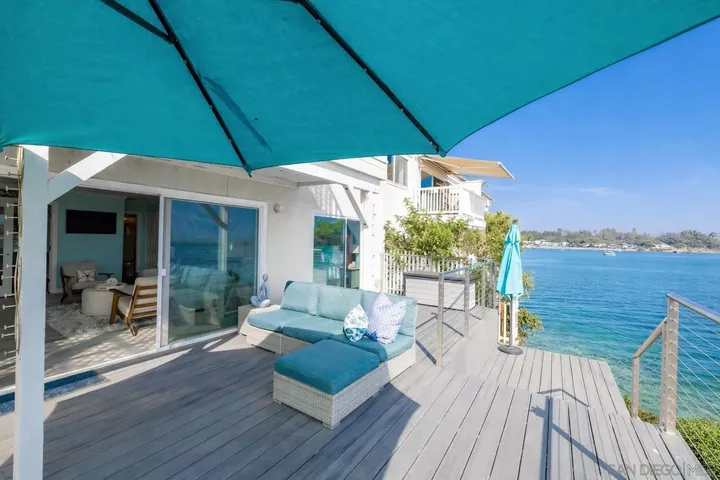 Property Photo:  3999 Crown Point Dr 29  CA 92109 