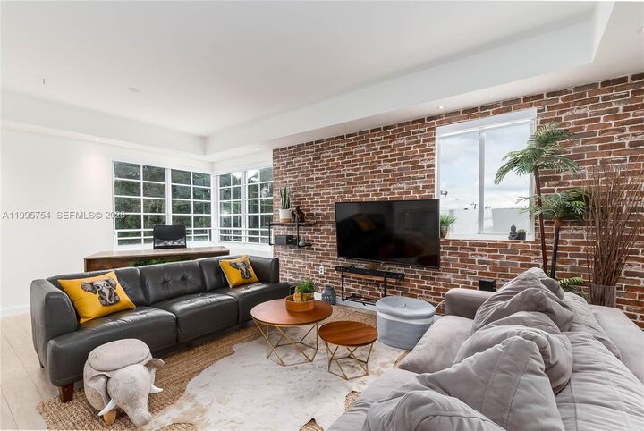 Property Photo:  820 Euclid Ave 305  FL 33139 