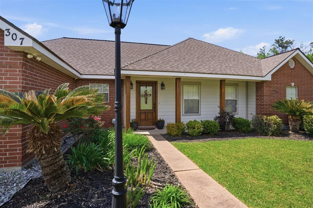 Property Photo: 307 Perkins Ferry Road LA 70611