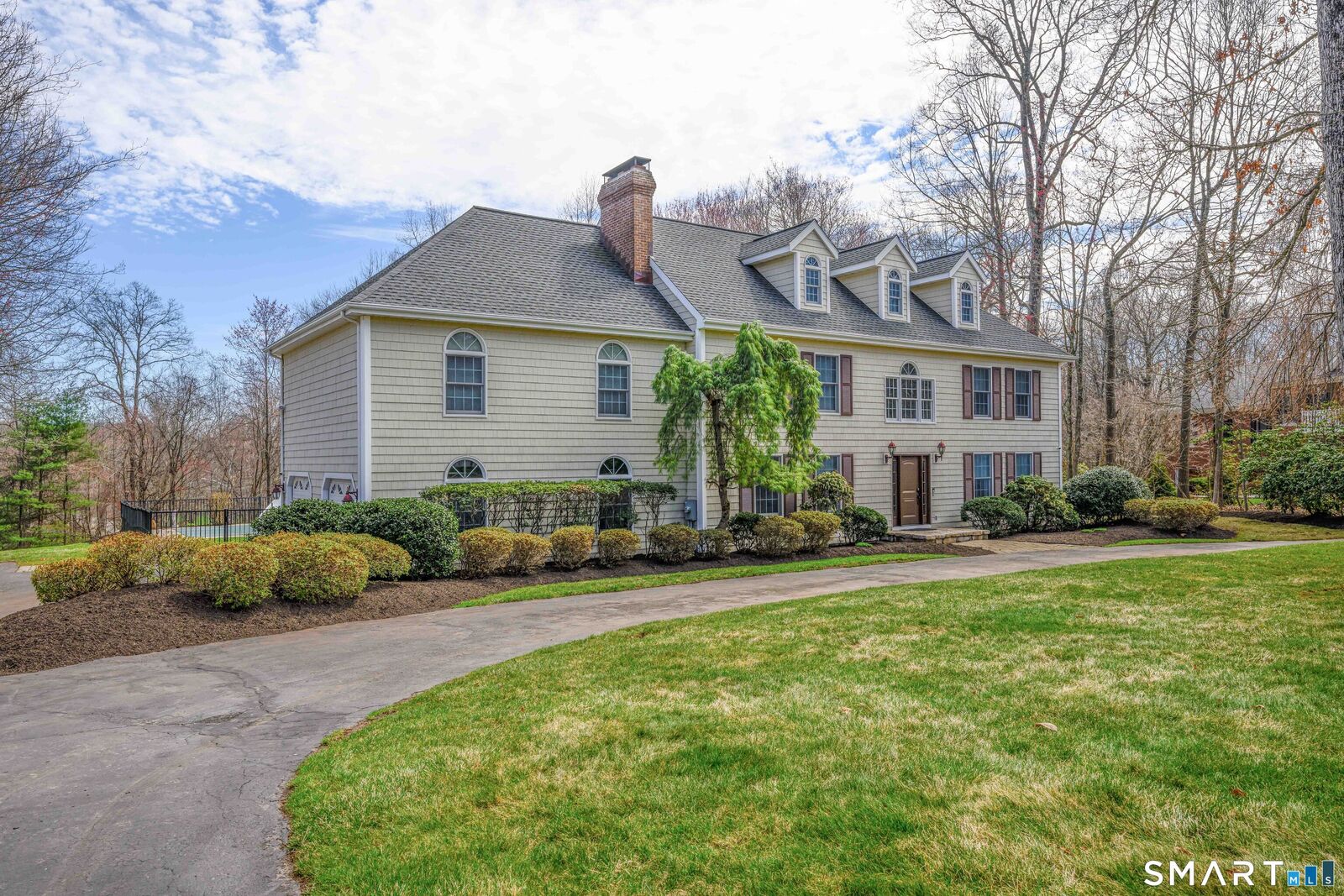 Property Photo:  3 Lancelot Way  CT 06518 