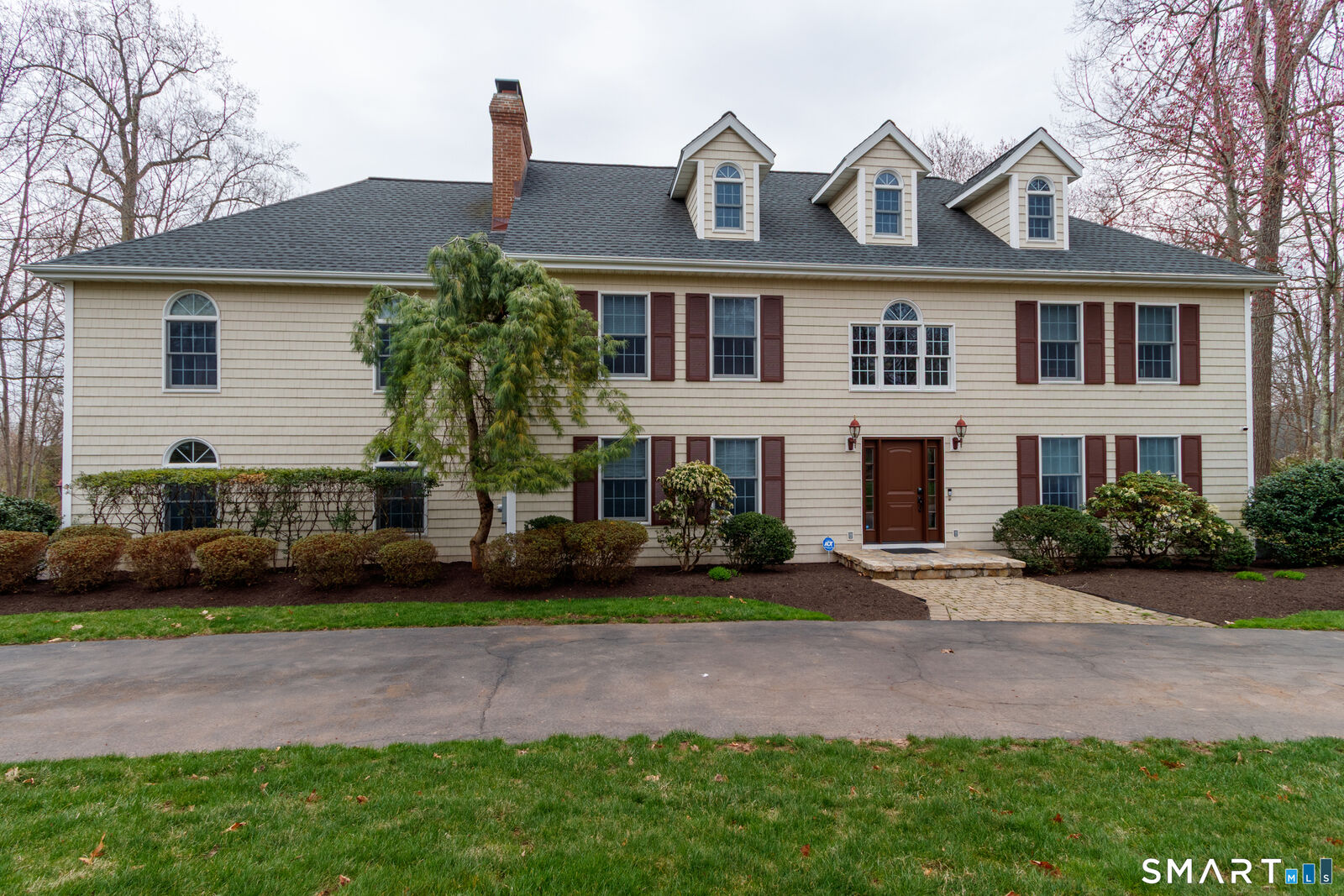 Property Photo: 3 Lancelot Way CT 06518